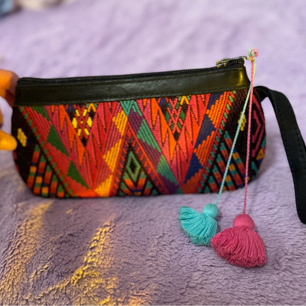 Nena and co clutch